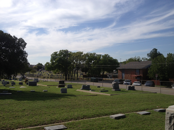 UNT 근처 cemetery